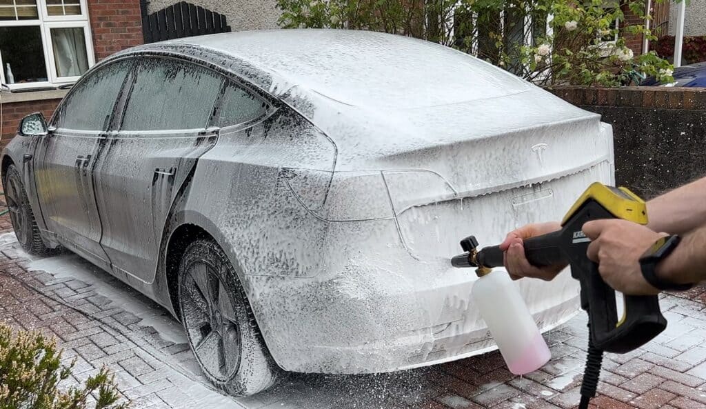 Best Way to Wash a Black Car - Ultimate Guide. 7